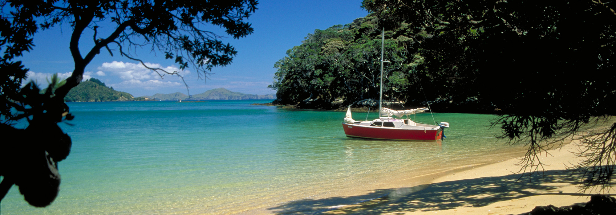 ABC Shuttle Service is the easiest and most cost effective airport transfer, private hire and tour option in New Zealand's beautiful Bay of Islands.